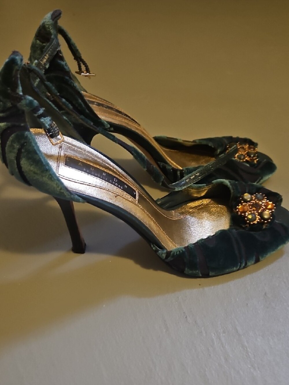 Laundry By Shelli Segal Teal Velvet T-Strap Peep-Toe Heels with Jewel Brooch - Picture 2 of 5